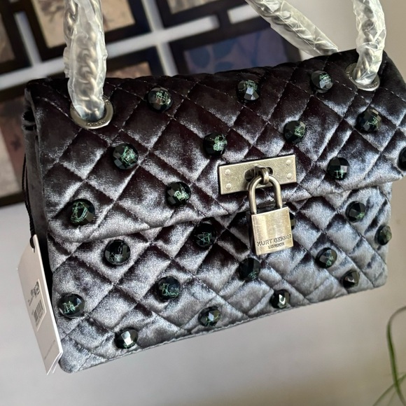 Authentic KURT GEIGER LONDON Velvet magnetic closure convertible Crosby/shoulder - Picture 15 of 16